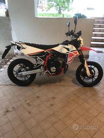 SWM  SM 125 R
