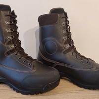 Anfibi militari n.44