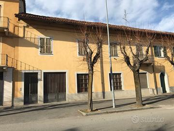 Alloggio, garage, commerciale