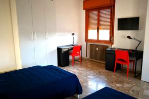 Borgo Roma - posto in doppia - ragazza