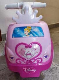 Macchina cavalcabile Disney