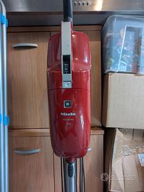 Aspirapolvere Miele con filo