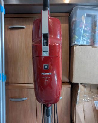 Aspirapolvere Miele con filo