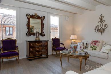 Attico / Mansarda di 170 m² con più di 5 locali a 