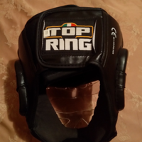 Casco e guantoni muay thai
