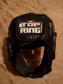 Casco e guantoni muay thai