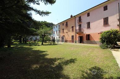 CASA SEMINDIPENDENTE A BALDISSERO D'ALBA