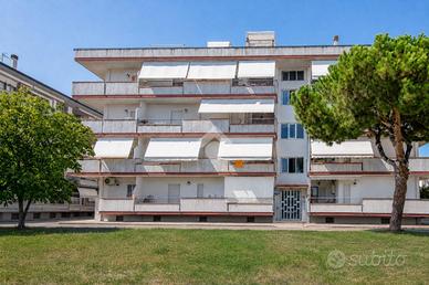 3 LOCALI A ALBA ADRIATICA