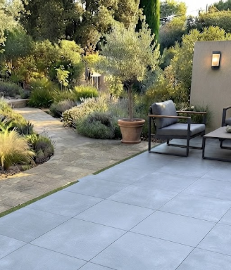 Pavimento gres effetto pietra grigio scuro 90x90cm