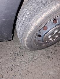 2 gomme termiche  205/70/15 carico 