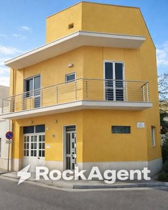 Casa indipendente di 216 m² con 4 locali e box aut