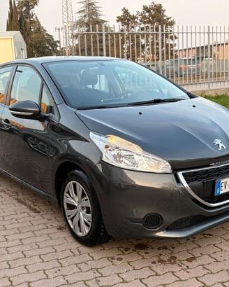 Peugeot 208 1.4 HDi 68 CV 5 porte Allure