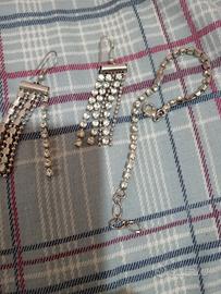 orecchini e braccialetto 