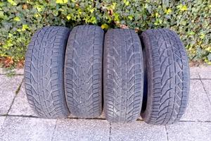 Set Pneumatici Invernali 205/55 R16