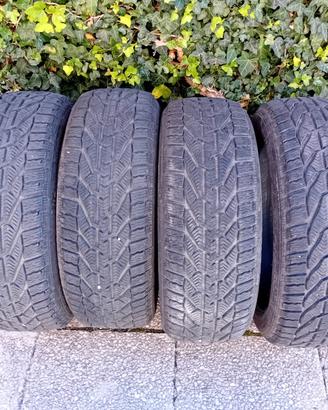 Set Pneumatici Invernali 205/55 R16