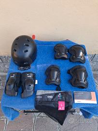 PROTEZIONI + CASCO