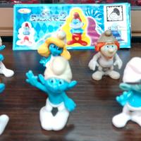 7 personaggi i Puffi 2 Kinder + omaggi