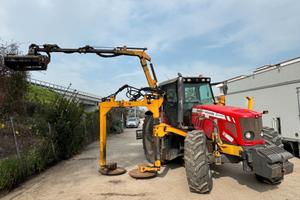 Massey Ferguson 7475 con Braccio GreenTech