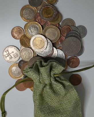 N° 130 monete mondiali Mix in sacchetto di tessuto