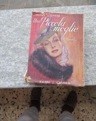 Vecchio libro con dedica