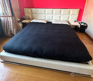 Letto matrimoniale con contenitore