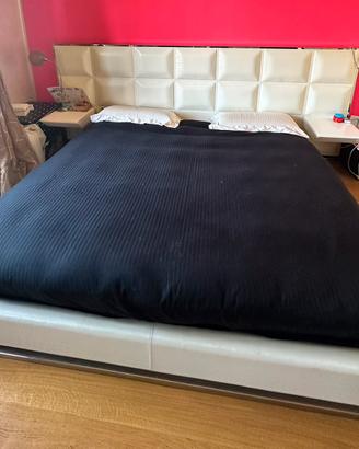 Letto matrimoniale con contenitore