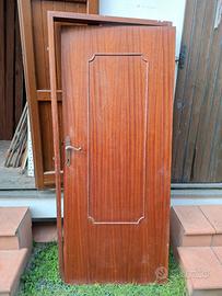 porte più telai in legno