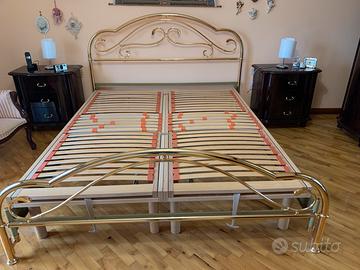 Letto matrimoniale in ottone bagno oro con rete