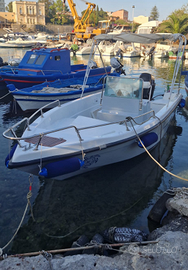 Barca motore Suzuki Ari