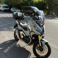 Honda X-ADV 750 Adventure Pack