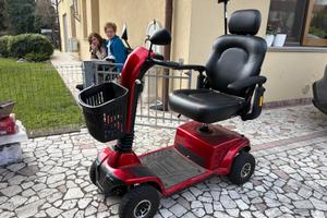 Scooter elettrico per disabili o anziani