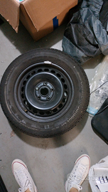 Pneumatico e cerchio in ferro per Golf 6