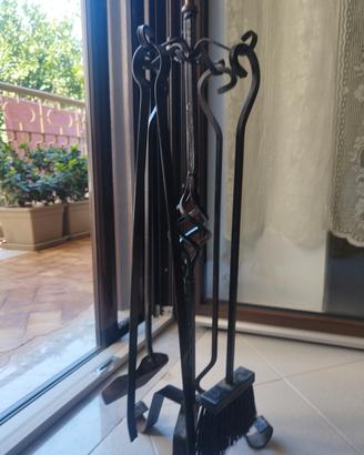 kit attrezzi per il camino