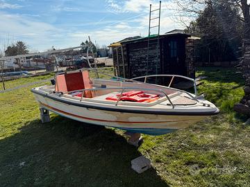 Open Conero Delfino con Yamaha 25/35