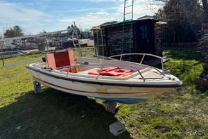 Open Conero Delfino con Yamaha 25/35