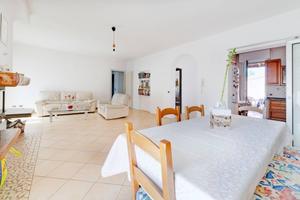 Appartamento di 244 m² con 4 locali e box auto a C