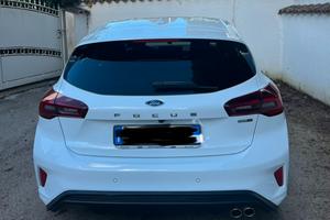 FORD FOCUS ST LINE X