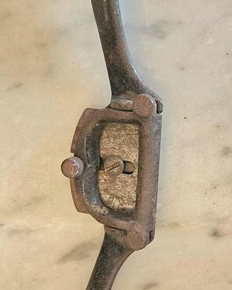 Pialla antica in legno