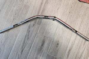 Manubrio dragbar Harley 1-1/4" largo 80 cm cromato