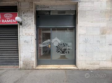 NEGOZIO A MILANO