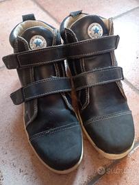 scarpe da ragazzo con chiusura a calamita