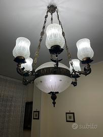 LAMPADARIO ANTICO  BRONZO E VETRO OPALINO