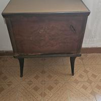 comodino antico 