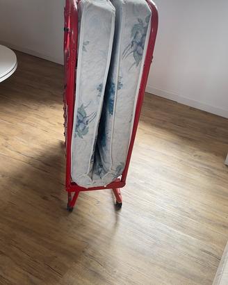 Lettino singolo pieghevole, usato pochissimo