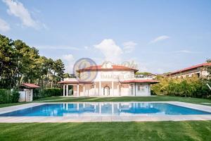 Villa di 580 m² con più di 5 locali a Forte dei Ma