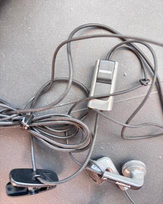 3 auricolari NOKIA
