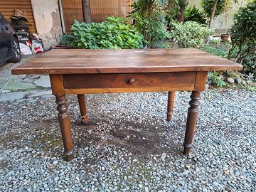 Tavolo da cucina d'epoca in legno