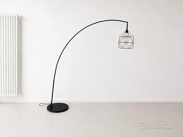 Lampada ad arco con paralume 