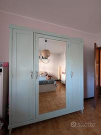 Armadio antico stile Liberty in legno rinnovato in