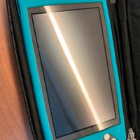 Nintendo switch lite con 2 giochi